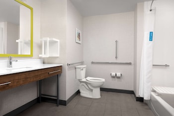 hampton inn and suites durham university medical center