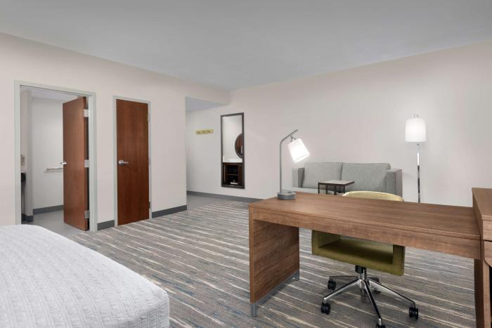 hampton inn and suites durham university medical center