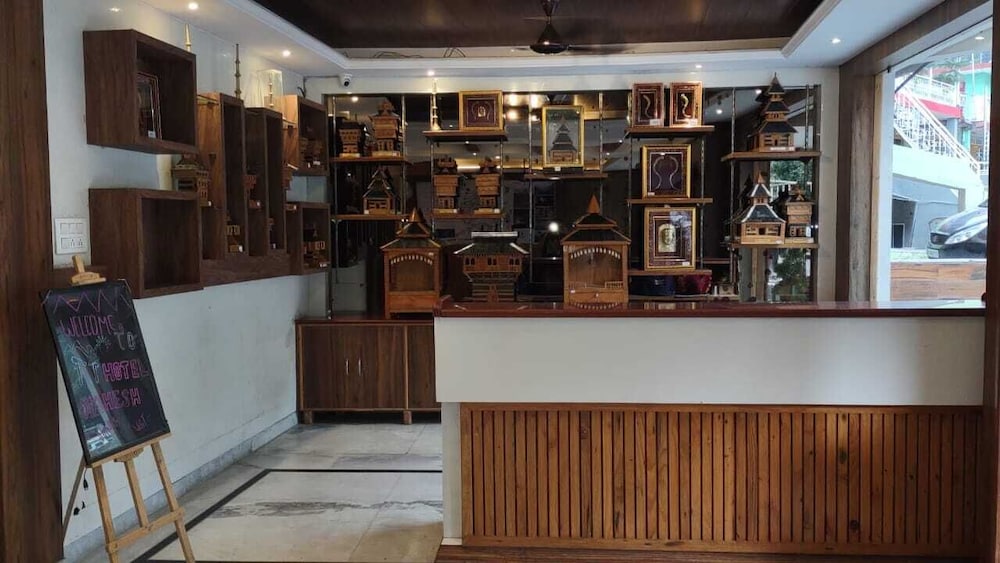 mahesh hotel and restaurant