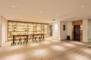 hanting hotel dalian railway station light rail station