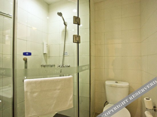 hanting hotel dalian railway station light rail station