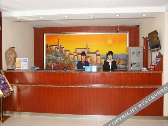 hanting hotel dalian railway station light rail station