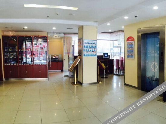 hanting hotel dalian railway station light rail station