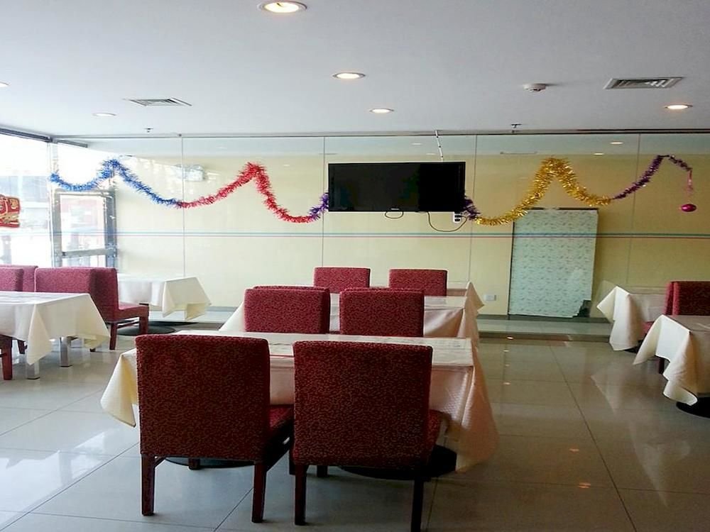 hanting hotel dalian railway station light rail station