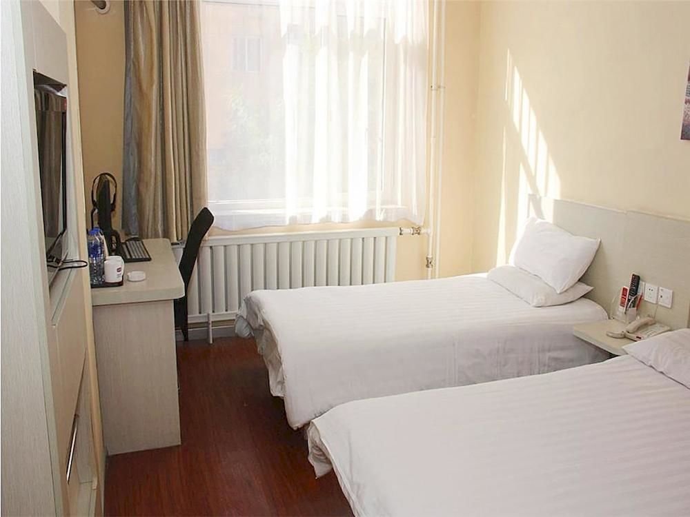 hanting hotel dalian railway station light rail station