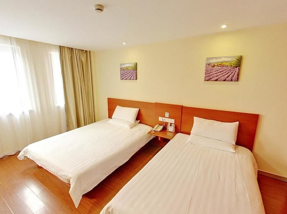 hanting hotel tiajin jinghai jingwen road
