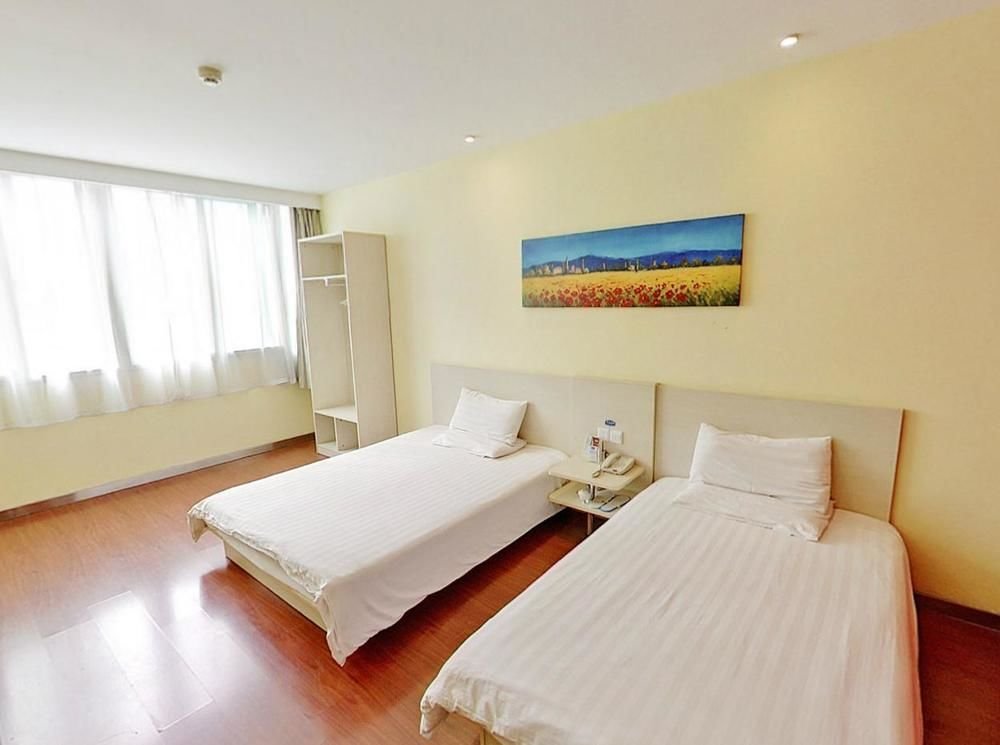 hanting hotel tiajin jinghai jingwen road