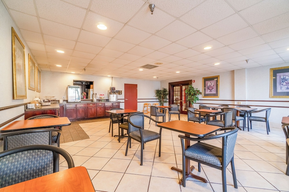 ark suites by oyo jonesboro i 555