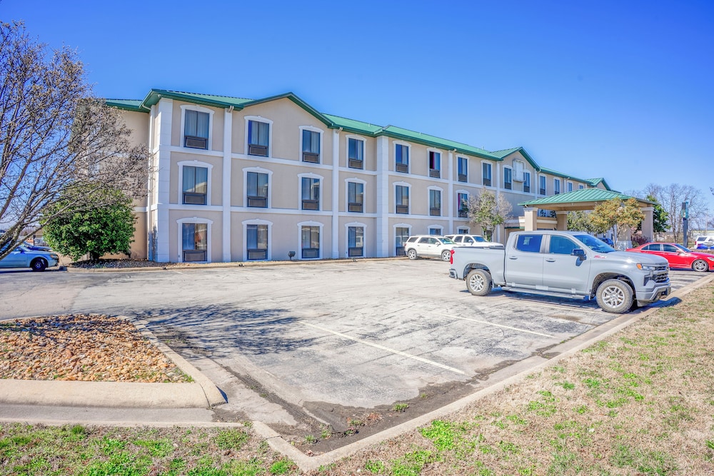 ark suites by oyo jonesboro i 555