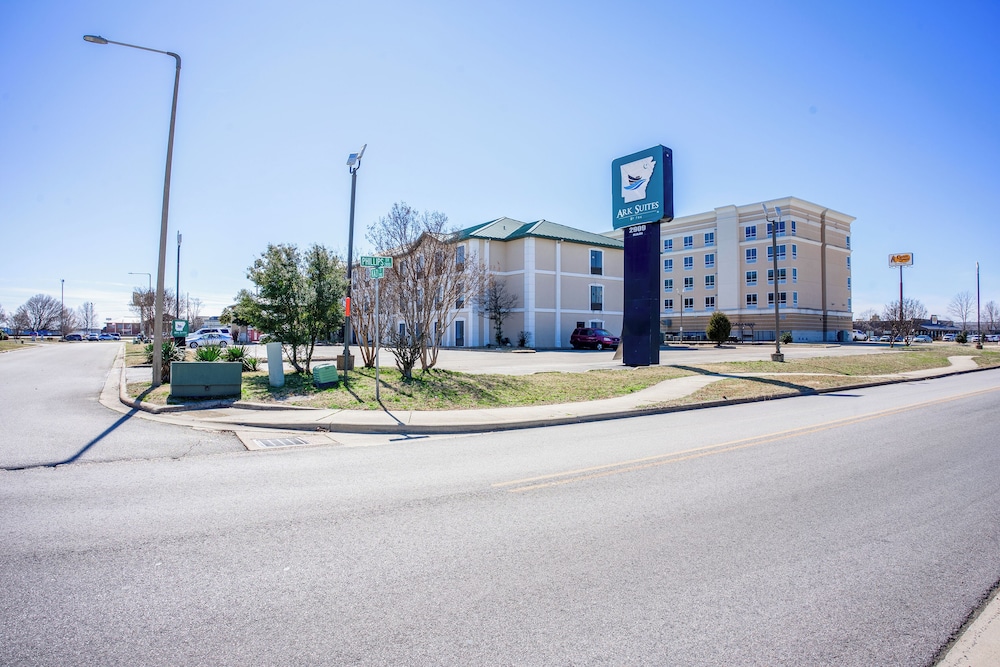 ark suites by oyo jonesboro i 555