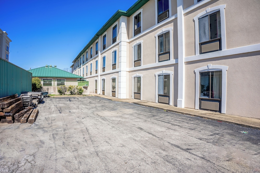 ark suites by oyo jonesboro i 555