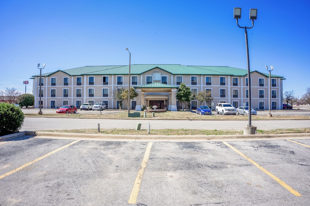 ark suites by oyo jonesboro i 555