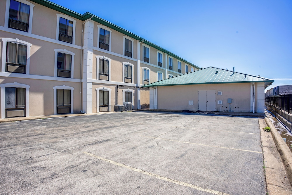 ark suites by oyo jonesboro i 555