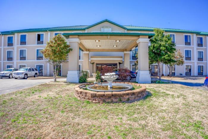 ark suites by oyo jonesboro i 555