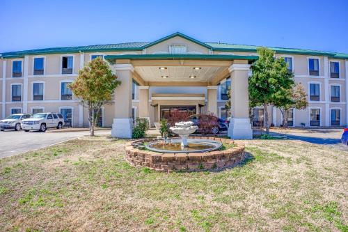 Ark Suites By Oyo Jonesboro I-555,United States Of America>>Jonesboro,2 star