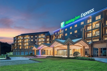 holiday inn express wawu mountain an ihg hotel