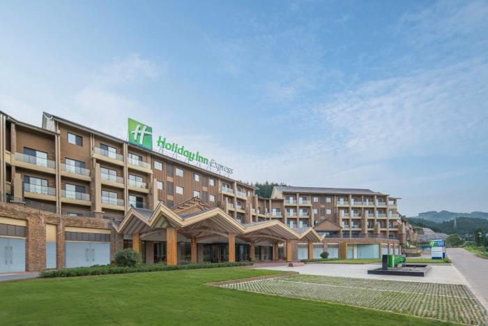 holiday inn express wawu mountain an ihg hotel
