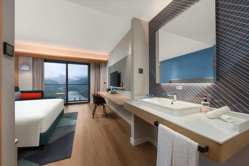 holiday inn express wawu mountain an ihg hotel