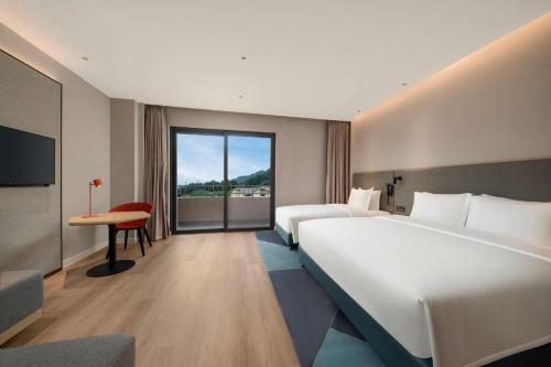 holiday inn express wawu mountain an ihg hotel
