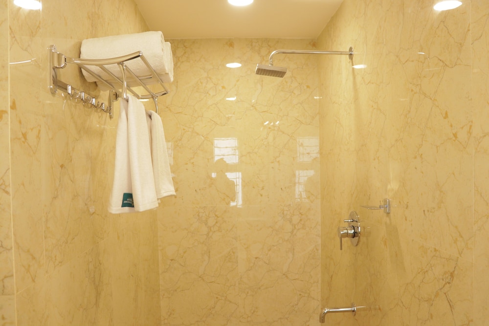 hotel emeraald house