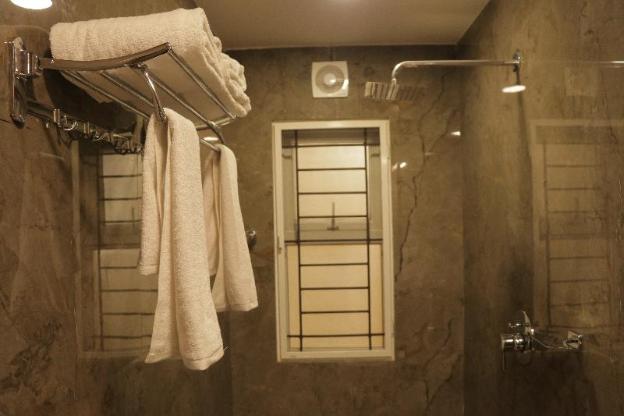 hotel emeraald house