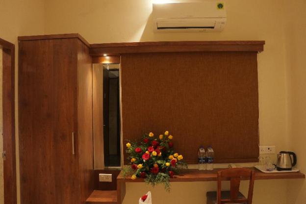 hotel emeraald house