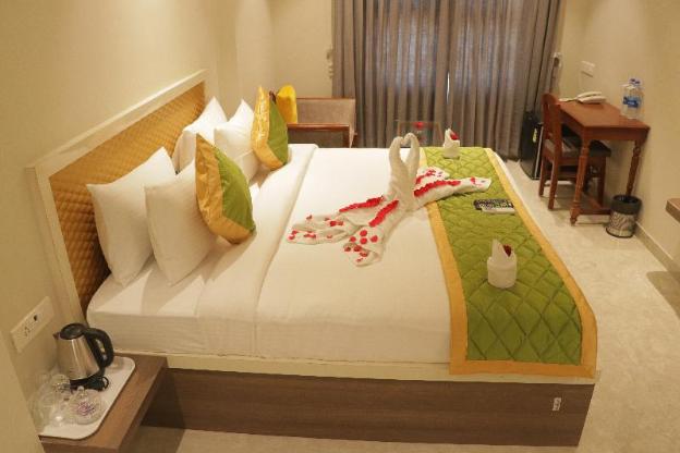 hotel emeraald house