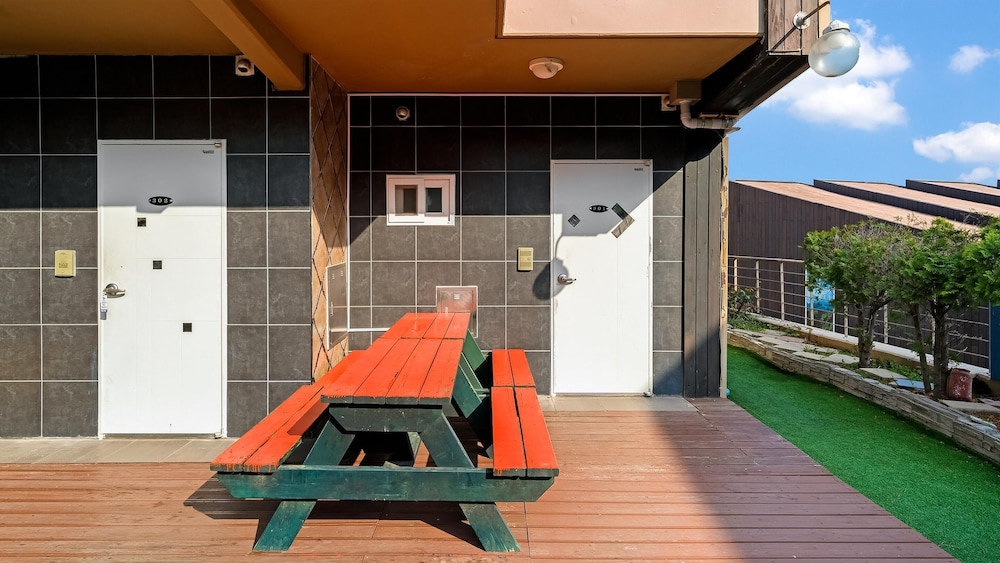 geojedo pilos ocean view pension