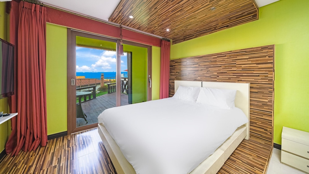 geojedo pilos ocean view pension