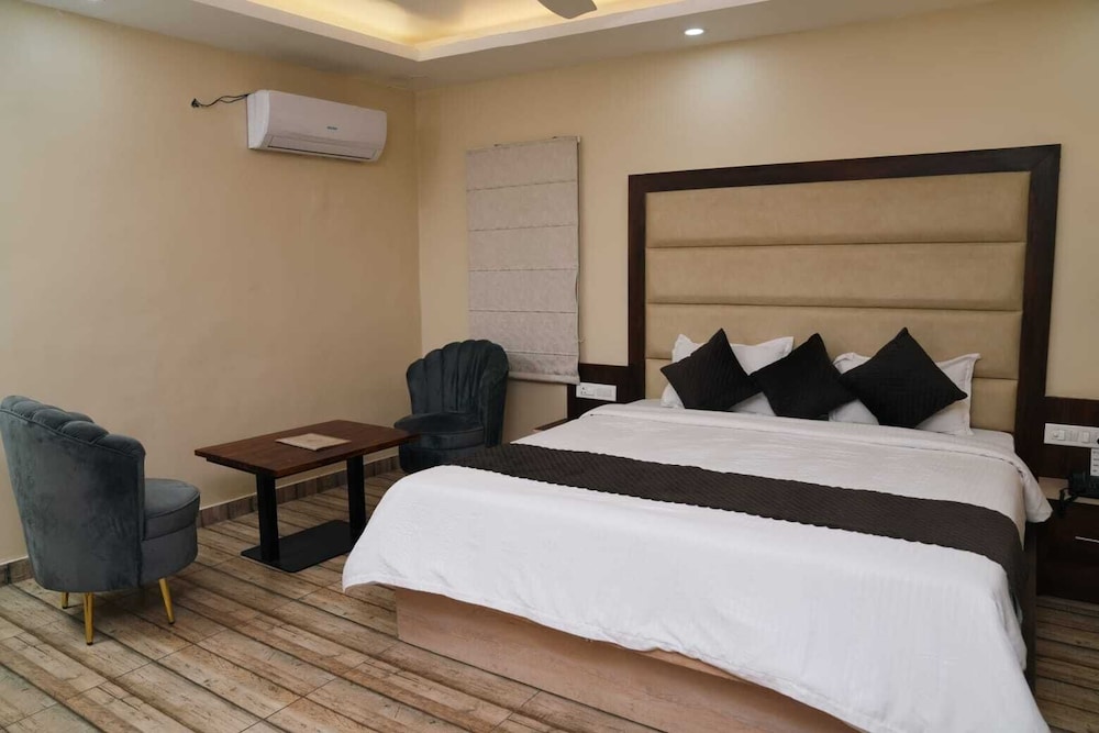 hotel the mango tree