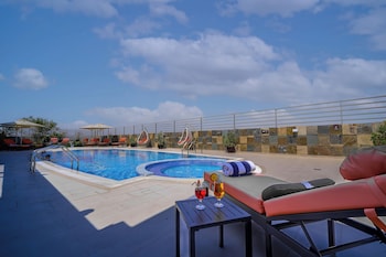 icon delux hotel apartments al barsha