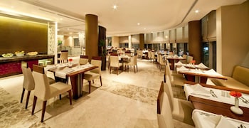 icon delux hotel apartments al barsha
