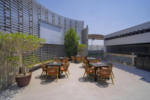 icon delux hotel apartments al barsha