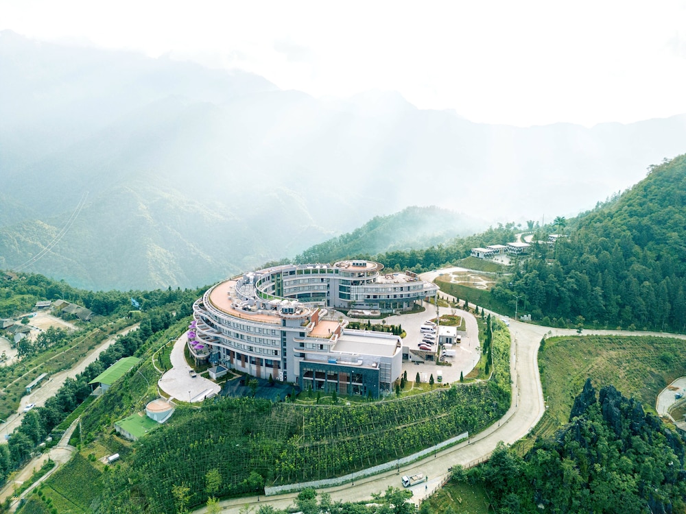 lady hill sapa resort