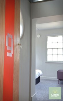 Sleep,United Kingdom>>Worthing,2.5 star
