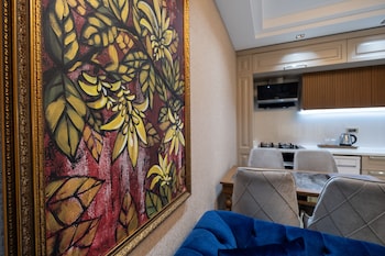 elysium deluxe suites