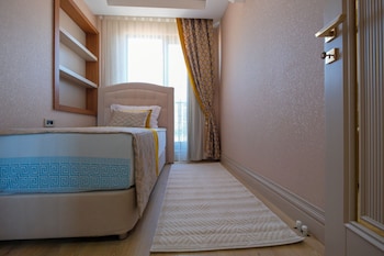 elysium deluxe suites