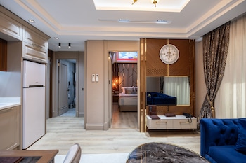 elysium deluxe suites