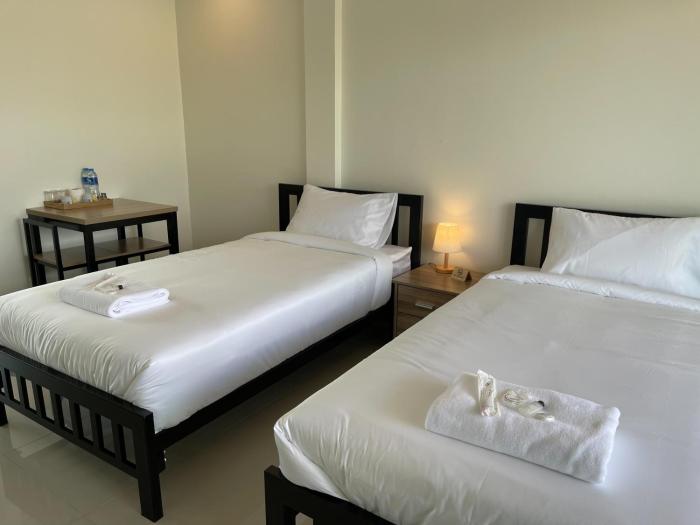 ivory house sriracha