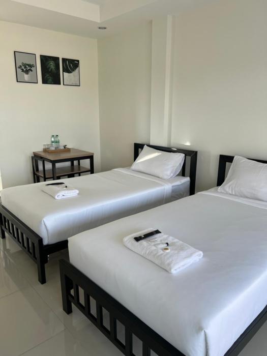 ivory house sriracha