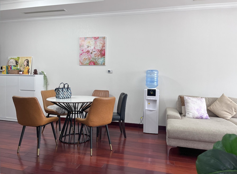 mai homestay royal city 3 bedrooms