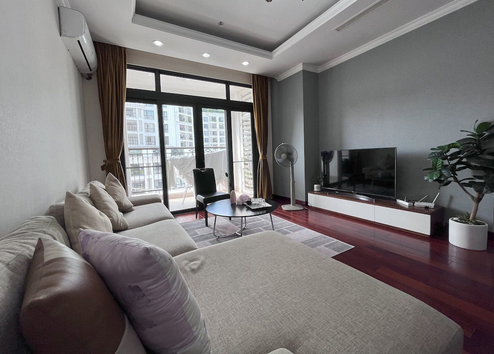 mai homestay royal city 3 bedrooms