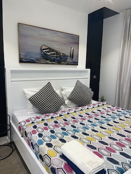 unique homes by embassy gardens