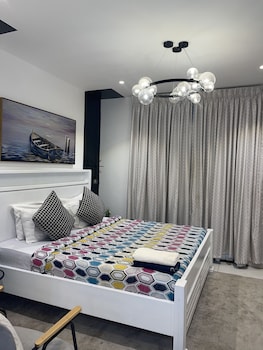 unique homes by embassy gardens