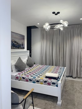 unique homes by embassy gardens