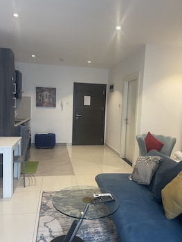 unique homes by embassy gardens