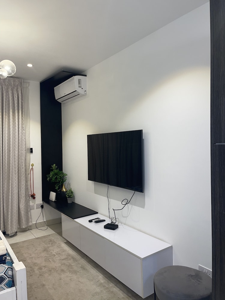 unique homes by embassy gardens