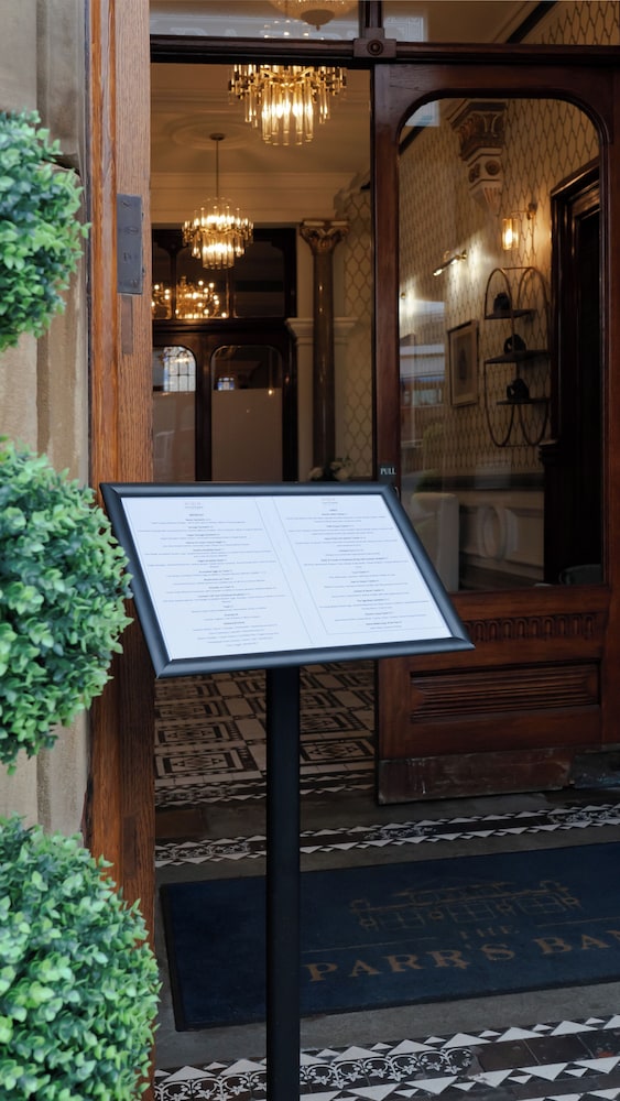 the parrs bank hotel