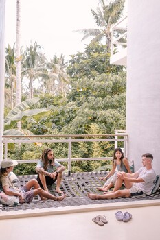 happiness hostel siargao