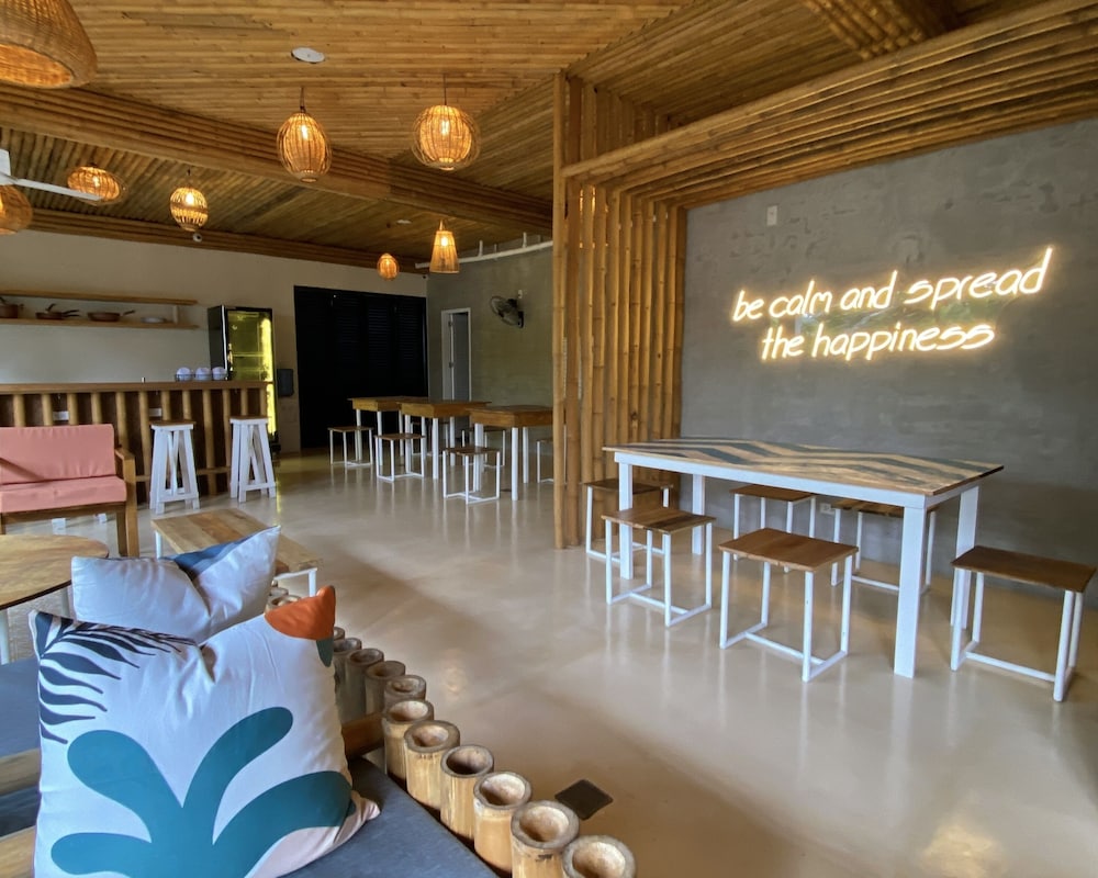 happiness hostel siargao